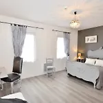 De La Biron 3* Saint-Ouen (Seine-Saint-Denis)